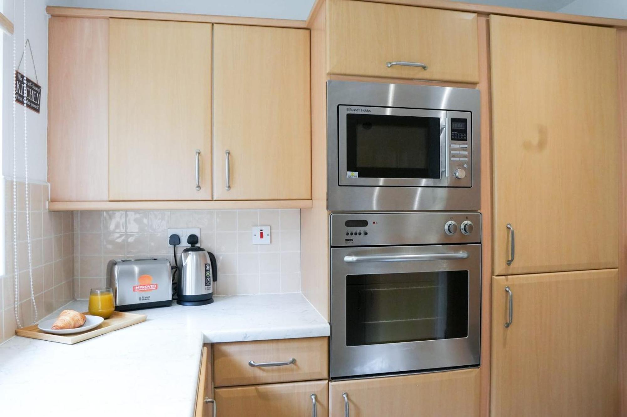 Whole 2-Bed Apartment - Contractors, Professionals, Ulez Free, Free Parking, B'Ham City 10Mins Бірмінгем Екстер'єр фото